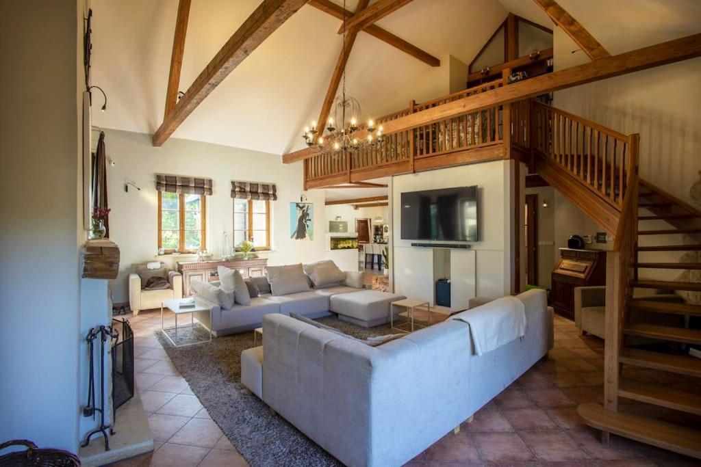 7 Bedroom Secluded Villa Close To Prague Říčany 외부 사진